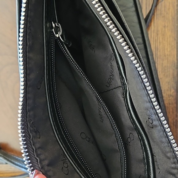🆕️  Calvin Klein Black Crossbody Purse - Picture 8 of 8